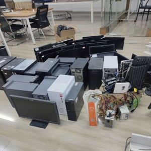 深圳式高效回收：手机点一点，小哥马上见